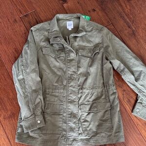 GAP Women's Barn Utility Jacket in Olive Green. NWT. Size Medium